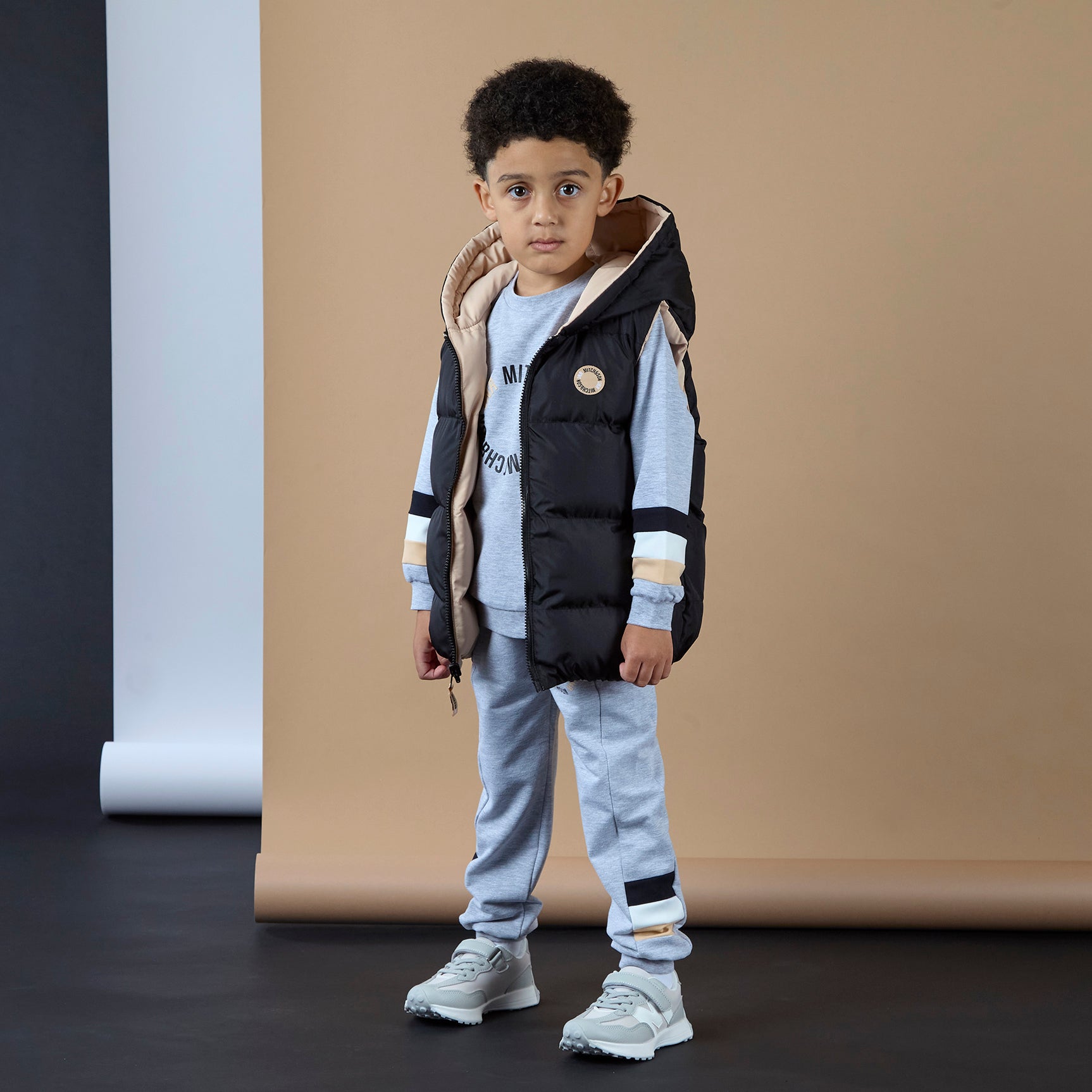 AW25 Mitch & Son JNR JAMES Black & Beige Reversible Gilet