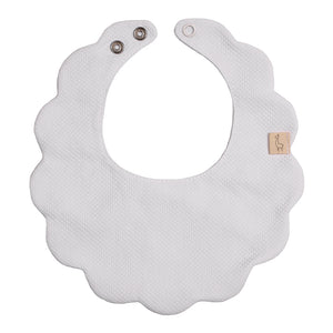 SS24 Baby Gi White Scallop Bib